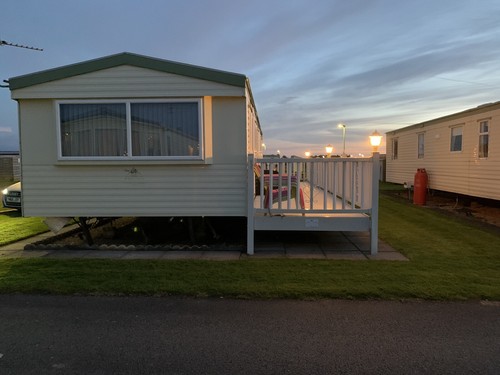 Berth caravan let in - 6,
